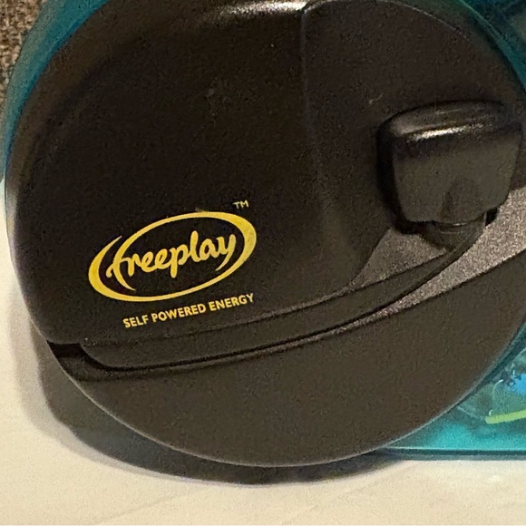 Freeplay Plus Self Powered AM/FM Radio Solar Power Tested Works Translucent - Picture 3 of 8